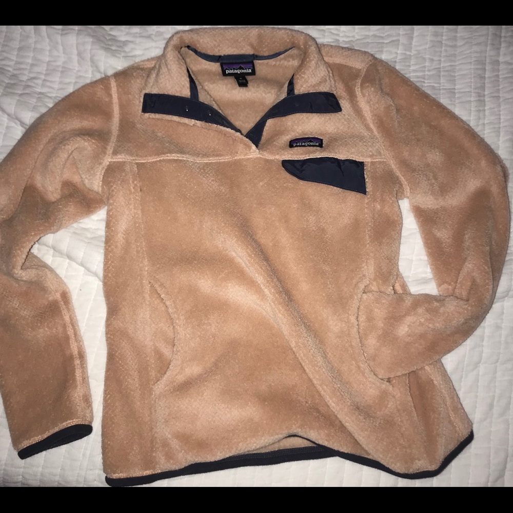 •Patagonia Pullover- Women’s•